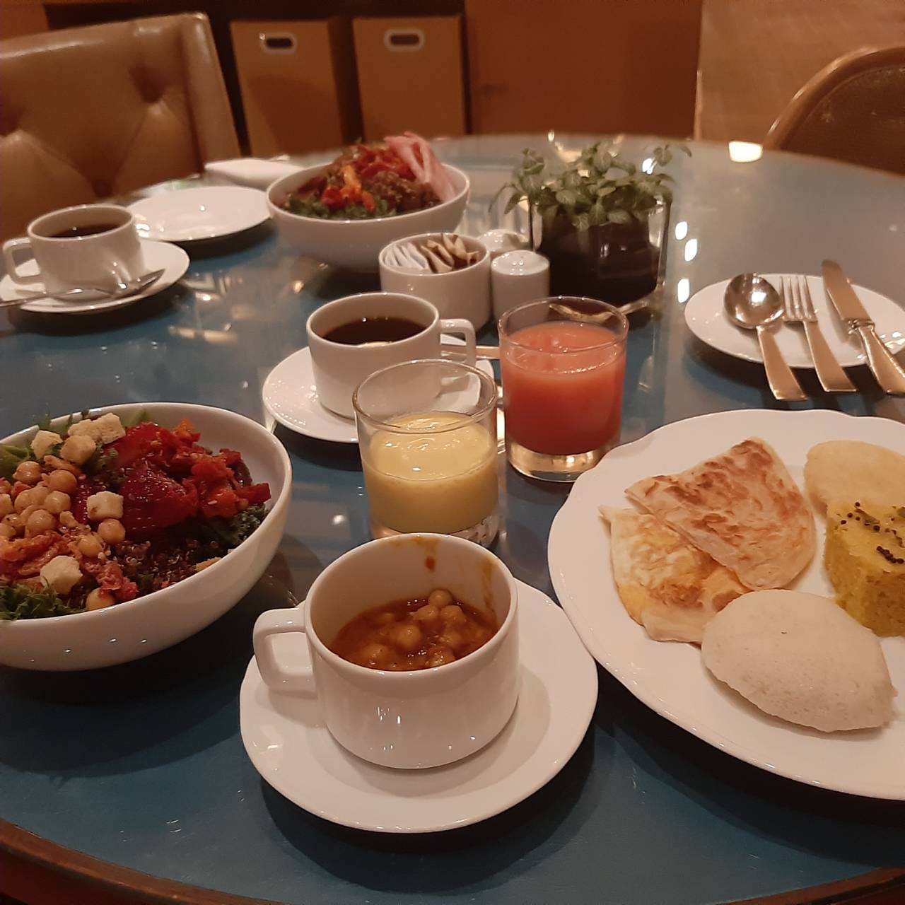 リッツカールトン シンガポール 朝食ビュッフェのテーブル