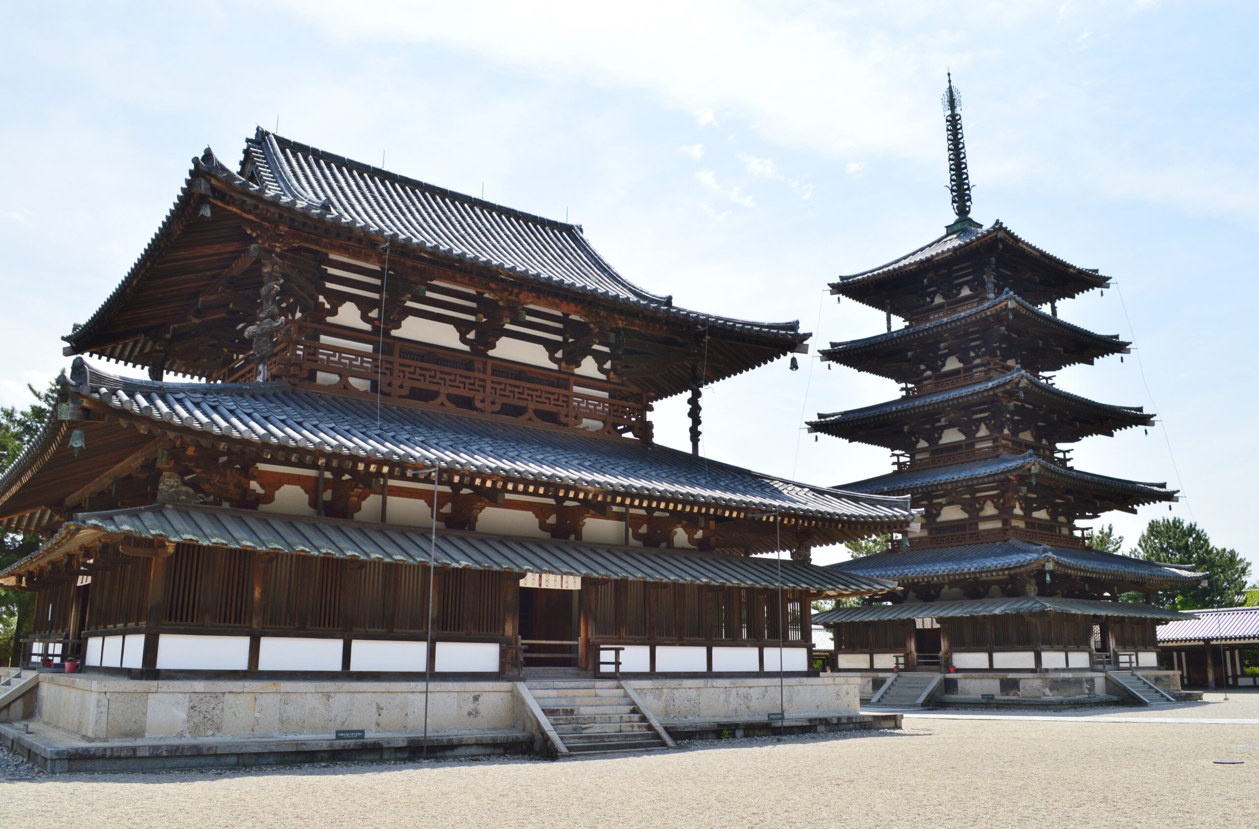 法隆寺 金堂と五重塔