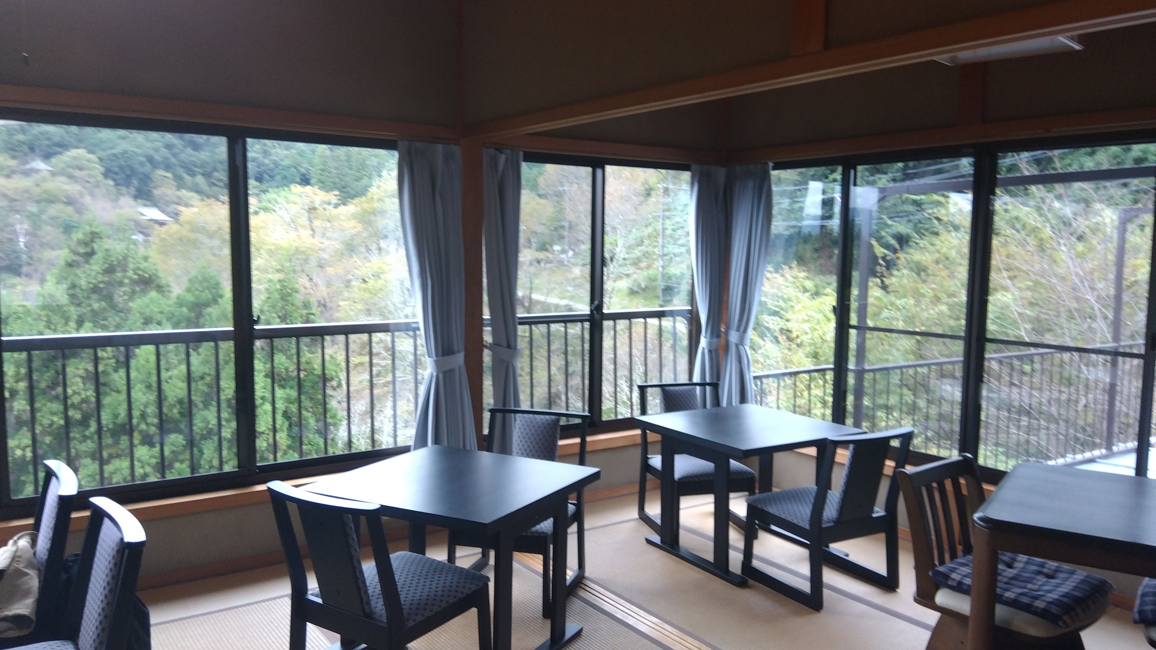 ほととぎす 店内の様子